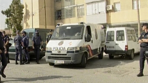 Redada en Sevilla en busca de drogas y armas Redada en Sevilla en busca de drogas y armas
