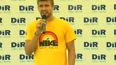 Piqué 'garantiza' que Messi se quedará en el Barça Piqué 'garantiza' que Messi se quedará en el Barça