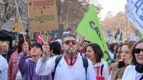 Manifestació a Barcelona en defensa de la sanitat pública i per protestar contra el tercer conveni de l'ICS Manifestació a Barcelona en defensa de la sanitat pública i per protestar contra el tercer conveni de l'ICS