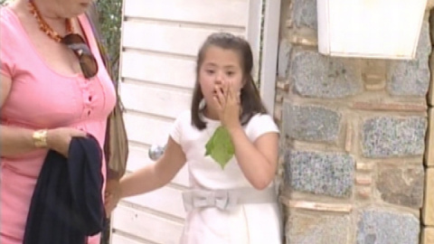 Carla ha podido hacer la primera comunión Carla ha podido hacer la primera comunión