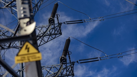 Una torre eléctrica de alta tensión, a 12 de noviembre de 2021, en Madrid. Una torre eléctrica de alta tensión, a 12 de noviembre de 2021, en Madrid.