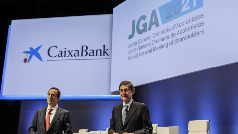 El presidente de Caixabank, José Ignacio Goirigolzarri (d), y el consejero delegado de la entidad, Gonzalo Gortázar (i), al comienzo de la junta de accionistas de la entidad, la primera tras la absorción de Bankia. E.P./Rober Solsona El presidente de Caixabank, José Ignacio Goirigolzarri (d), y el consejero delegado de la entidad, Gonzalo Gortázar (i), al comienzo de la junta de accionistas de la entidad, la primera tras la absorción de Bankia. E.P./Rober Solsona