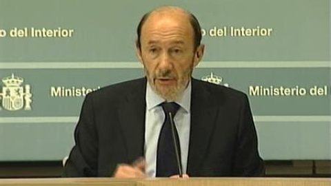 Rubalcaba: "el disparate del verano lo ha pronunciado Cospedal" Rubalcaba: "el disparate del verano lo ha pronunciado Cospedal"
