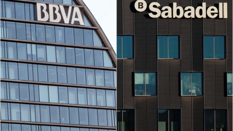Los logos del BBVA y del Banco Sabadell, en sus respectivas sedes corporativas en el norte de Madrid y en Sant Cugat del Vallés (Barcelona). Los logos del BBVA y del Banco Sabadell, en sus respectivas sedes corporativas en el norte de Madrid y en Sant Cugat del Vallés (Barcelona).