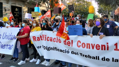 2021 - Imatge d'una manifestació de treballadores de la llar del 2021, convocada per CCOO. 2021 - Imatge d'una manifestació de treballadores de la llar del 2021, convocada per CCOO.