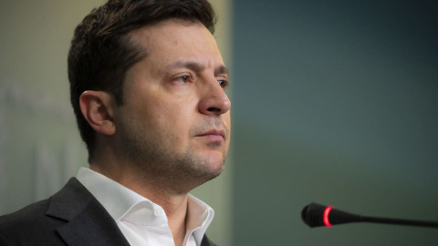 El presidente de Ucrania, Volodymyr Zelensky, habla durante una conferencia de prensa el 24 de febrero de 2022. El presidente de Ucrania, Volodymyr Zelensky, habla durante una conferencia de prensa el 24 de febrero de 2022.