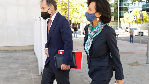 La presidenta del Banco Santander, Ana Patricia Botín, a su llegada al juicio por la demanda del actual consejero delegado de Unicredit, Andrea Orcel, contra la entidad bancaria  por su fichaje frustrado como "número dos",  en el juzgado de Primera Inst
