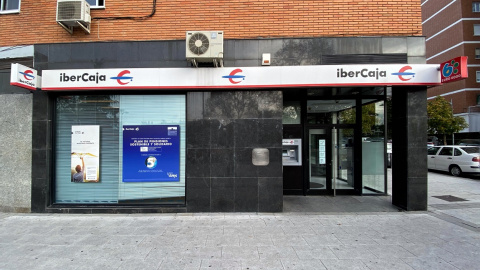 Exterior de una oficina de IberCaja en Madrid. E.P./Eduardo Parra Exterior de una oficina de IberCaja en Madrid. E.P./Eduardo Parra