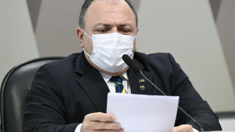 19/05/2021. El tercer exministro de sanidad brasileño durante la pandemia, general Eduardo Pazuello, en la comisión parlamentaria de investigación. - Agência Senado 19/05/2021. El tercer exministro de sanidad brasileño durante la pandemia, general Eduardo Pazuello, en la comisión parlamentaria de investigación. - Agência Senado