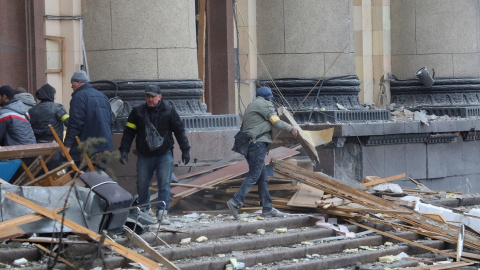 Edificio atacado en Járkov Edificio atacado en Járkov