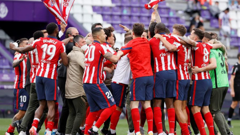 Los jugadores del Atlético de Madrid celebran el título de Liga. Los jugadores del Atlético de Madrid celebran el título de Liga.