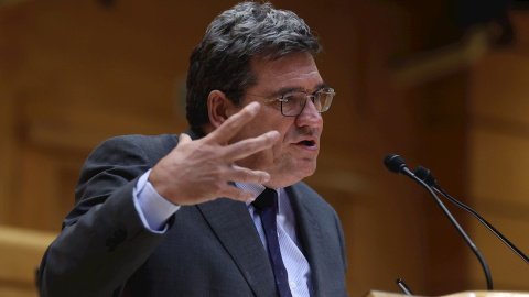 El ministro de Seguridad Social, José Luis Escrivá, interviene durante la sesión de control al Gobierno en el pleno del Senado, este martes en Madrid. El ministro de Seguridad Social, José Luis Escrivá, interviene durante la sesión de control al Gobierno en el pleno del Senado, este martes en Madrid.