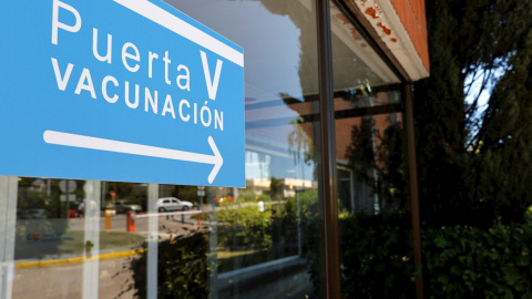 Vista del acceso a la zona de vacunación contra el covid-19 en el Hospital Severo Ochoa de Madrid. Vista del acceso a la zona de vacunación contra el covid-19 en el Hospital Severo Ochoa de Madrid.