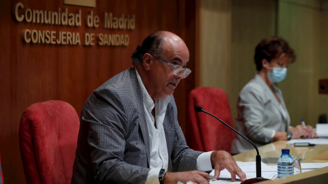 El viceconsejero de Salud Pública y Plan COVID-19 de la Comunidad de Madrid, Antonio Zapatero, y la directora general de Salud Pública, Elena Andradas. El viceconsejero de Salud Pública y Plan COVID-19 de la Comunidad de Madrid, Antonio Zapatero, y la directora general de Salud Pública, Elena Andradas.