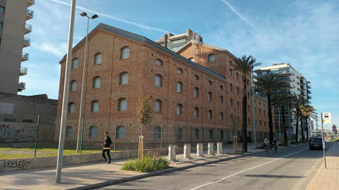 09/02/2024 - Exterior de l'antiga fàbrica de la CACI de Badalona. 09/02/2024 - Exterior de l'antiga fàbrica de la CACI de Badalona.