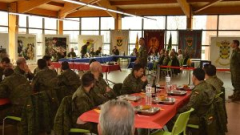 Defensa gastó hasta julio más de 17,6 millones de euros en cantinas pero no tiene dinero para activar a los reservistas Defensa gastó hasta julio más de 17,6 millones de euros en cantinas pero no tiene dinero para activar a los reservistas