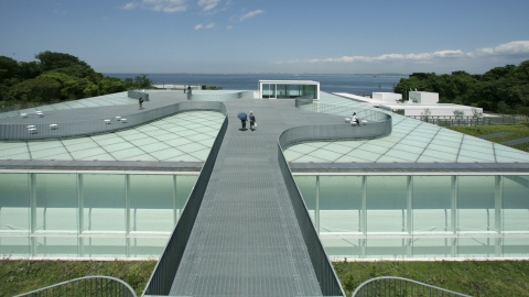 Imagen del Museo Yokosuka de Arte del arquitecto japonés Riken Yamamoto. Imagen del Museo Yokosuka de Arte del arquitecto japonés Riken Yamamoto.