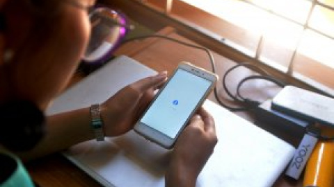 Así es la violencia digital contra las mujeres, que ya afecta a la mitad de jóvenes y niñas en el mundo Así es la violencia digital contra las mujeres, que ya afecta a la mitad de jóvenes y niñas en el mundo