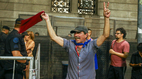 2 febrero 2024 Palos, balas de goma y gases en otro día de furia en la protesta social contra Milei 2 febrero 2024 Palos, balas de goma y gases en otro día de furia en la protesta social contra Milei