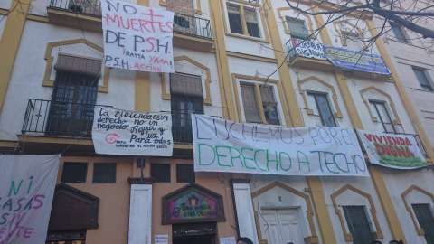Una de las corralas de La Macarena ocupada por personas sin vivienda. Una de las corralas de La Macarena ocupada por personas sin vivienda.