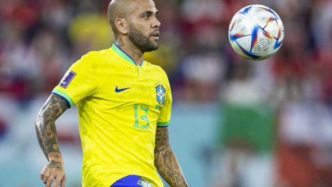 El futbolista Dani Alves durante un partido del Mundial de Catar, en Doha, a 5 de diciembre de 2022. El futbolista Dani Alves durante un partido del Mundial de Catar, en Doha, a 5 de diciembre de 2022.