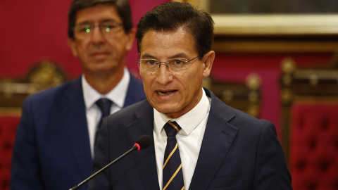 El alcalde de Granada, Luis Salvador, comparece en rueda de prensa El alcalde de Granada, Luis Salvador, comparece en rueda de prensa