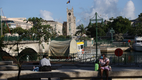 Vista del Parlamento de Barbados, con la bandera del territorio en lo alto, en Bridgetown. AFP/Getty Images/Joe Raedle Vista del Parlamento de Barbados, con la bandera del territorio en lo alto, en Bridgetown. AFP/Getty Images/Joe Raedle