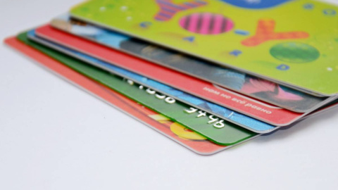 Los riesgos del dinero de plástico: la banca generaliza las tarjetas con intereses del 20% Los riesgos del dinero de plástico: la banca generaliza las tarjetas con intereses del 20%