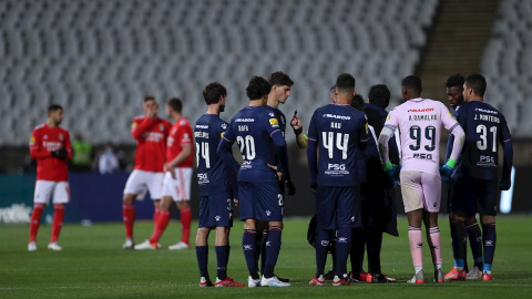 Jugadores del Belenenses durante su último partido ante el Benfica.