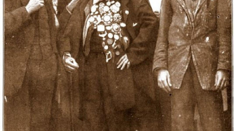 Baldomero el Cubero, conocido como el borracho Garibaldi. Baldomero el Cubero, conocido como el borracho Garibaldi.
