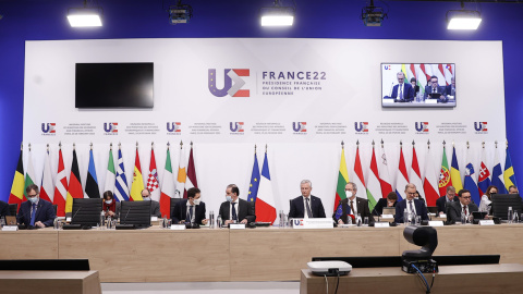 El ministro de Finanzas francés, Bruno Le Maire (centro), organiza una cumbre informal de ministros de finanzas de la UE en París, Francia, el 25 de febrero de 2022. El ministro de Finanzas francés, Bruno Le Maire (centro), organiza una cumbre informal de ministros de finanzas de la UE en París, Francia, el 25 de febrero de 2022.