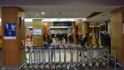 Cientos de turistas españoles permanecen atrapados en Marruecos tras el blindaje del país por la variante ómicron Cientos de turistas españoles permanecen atrapados en Marruecos tras el blindaje del país por la variante ómicron