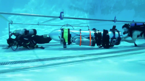 Una cápsula de The Boring Company, de Elon Musk, probada en una piscina en Los Ángeles. @elonmusk/via REUTERS Una cápsula de The Boring Company, de Elon Musk, probada en una piscina en Los Ángeles. @elonmusk/via REUTERS