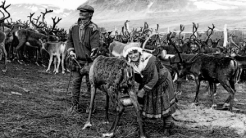 La historia de las mujeres samis y el destierro de su pueblo en Noruega y Suecia La historia de las mujeres samis y el destierro de su pueblo en Noruega y Suecia