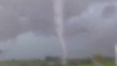Espectaculares imágenes de un tornado en Australia Espectaculares imágenes de un tornado en Australia