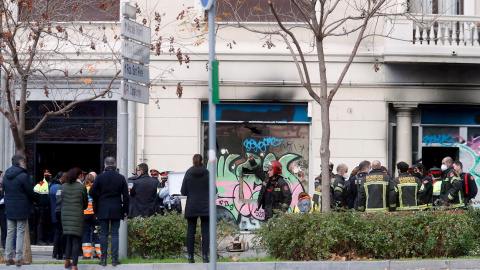 Imagen del edificio incendiado. Imagen del edificio incendiado.