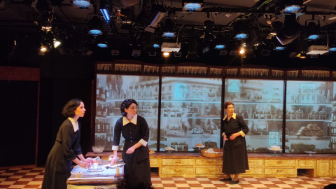 Adaptación teatral de la novela ‘Tea Rooms' Adaptación teatral de la novela ‘Tea Rooms'