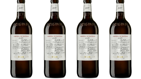 Botellas de la Cerveza de Navidad de Damm. Botellas de la Cerveza de Navidad de Damm.