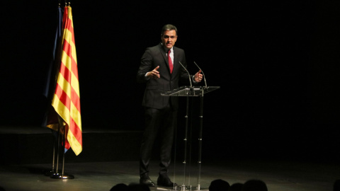 El president espanyol, Pedro Sánchez, en la conferència del Liceu on ha anunciat l'aprovació dels indults als presos polítics. El president espanyol, Pedro Sánchez, en la conferència del Liceu on ha anunciat l'aprovació dels indults als presos polítics.