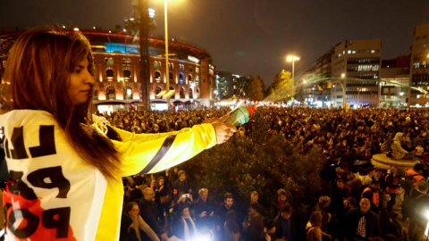 Aspecto de la concentración Plaza de Espanya. (JON NAZCA | REUTERS)