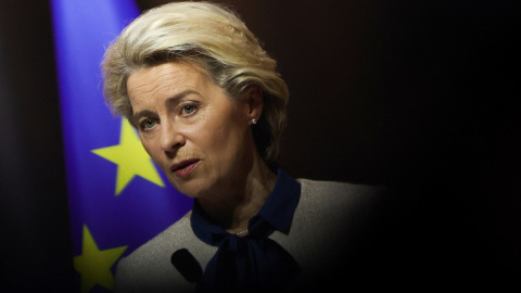 11/03/2022 La presidenta de la Comisión Europea, Ursula von der Leyen, atiende a los medios después de la cumbre informal en el Palacio de Versalles para tratar sobre la guerra entre Rusia y Ucrania 11/03/2022 La presidenta de la Comisión Europea, Ursula von der Leyen, atiende a los medios después de la cumbre informal en el Palacio de Versalles para tratar sobre la guerra entre Rusia y Ucrania