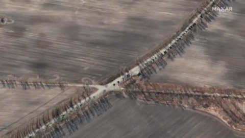 El kilométrico convoy ruso se acerca a Kiev El kilométrico convoy ruso se acerca a Kiev
