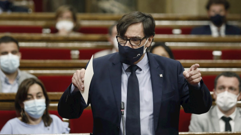 El líder del PSC en el Parlament, Salvador Illa, durante una sesión en la Cámara. El líder del PSC en el Parlament, Salvador Illa, durante una sesión en la Cámara.