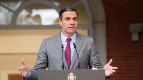 El presidente del Gobierno, Pedro Sánchez, durante su declaración institucional en el Palacio de la Moncloa. El presidente del Gobierno, Pedro Sánchez, durante su declaración institucional en el Palacio de la Moncloa.