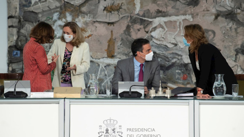 El presidente del Gobierno, Pedro Sánchez, durante el Consejo de Ministros de este martes. El presidente del Gobierno, Pedro Sánchez, durante el Consejo de Ministros de este martes.