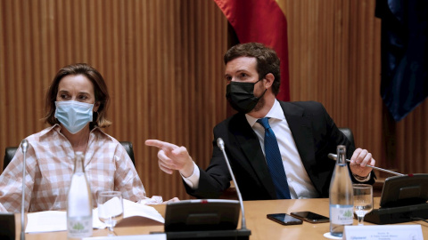 El líder del Partido Popular, Pablo Casado, acompañado por la portavoz del partido en el Congreso, Cuca Gamarra. El líder del Partido Popular, Pablo Casado, acompañado por la portavoz del partido en el Congreso, Cuca Gamarra.