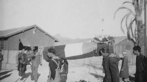 Vista del entierro de Vicente Mataix Ferré (1909-1940), panadero republicano que el 28 de marzo de 1939 pudo salir del puerto de Alicante en el Stanbrook, Vista del entierro de Vicente Mataix Ferré (1909-1940), panadero republicano que el 28 de marzo de 1939 pudo salir del puerto de Alicante en el Stanbrook,