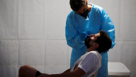 Test de antígenos en Sitges para poder entrar en los locales nocturnos de la ciudad. Test de antígenos en Sitges para poder entrar en los locales nocturnos de la ciudad.