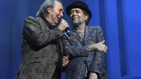 Joan Manuel Serrat (I) y Joaquín Sabina (D) en uno de sus conciertos. Joan Manuel Serrat (I) y Joaquín Sabina (D) en uno de sus conciertos.