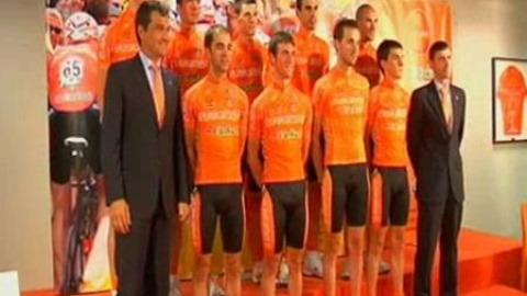 Euskaltel parte hacia el Tour con la maleta llena de ilusiones Euskaltel parte hacia el Tour con la maleta llena de ilusiones
